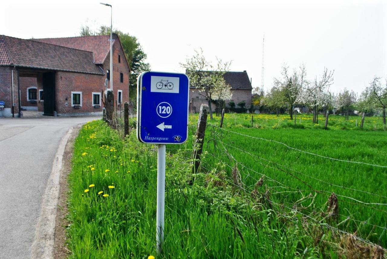 De Notelaar Kortessem Buitenkant foto